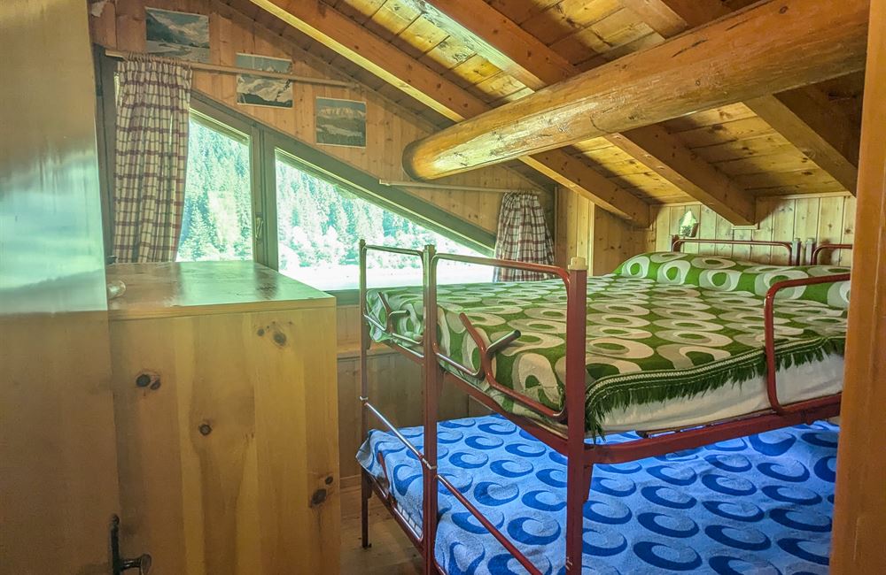 ANTICO FIENILE RISTRUTTURATO CON VISTA LAGO D'AMPOLA E AMPIO TERRENO - Vendita Fienile Ledro (fraz. Tiarno di Sopra) Valle di Ledro