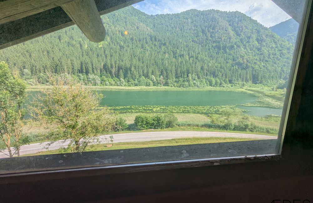 ANTICO FIENILE RISTRUTTURATO CON VISTA LAGO D'AMPOLA E AMPIO TERRENO - Vendita Fienile Ledro (fraz. Tiarno di Sopra) Valle di Ledro