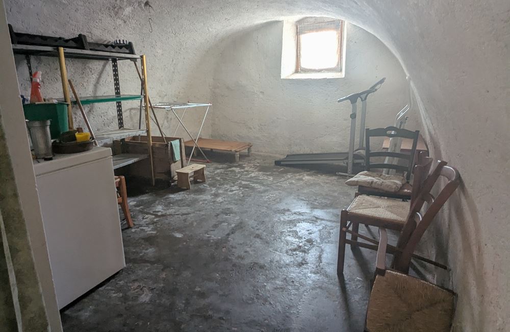 VENDITA EDIFICIO CIELO-TERRA NEL CENTRO DI LOCCA - Vendita Edificio terra-cielo Ledro (fraz. Locca) Valle di Ledro