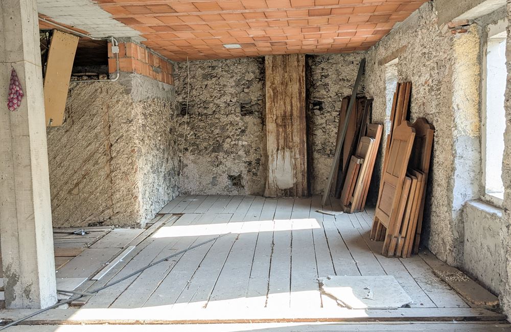 VENDITA EDIFICIO CIELO-TERRA NEL CENTRO DI LOCCA - Vendita Edificio terra-cielo Ledro (fraz. Locca) Valle di Ledro