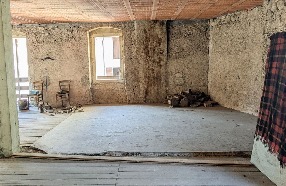 VENDITA EDIFICIO CIELO-TERRA NEL CENTRO DI LOCCA - Vendita Edificio terra-cielo Ledro (fraz. Locca) Valle di Ledro