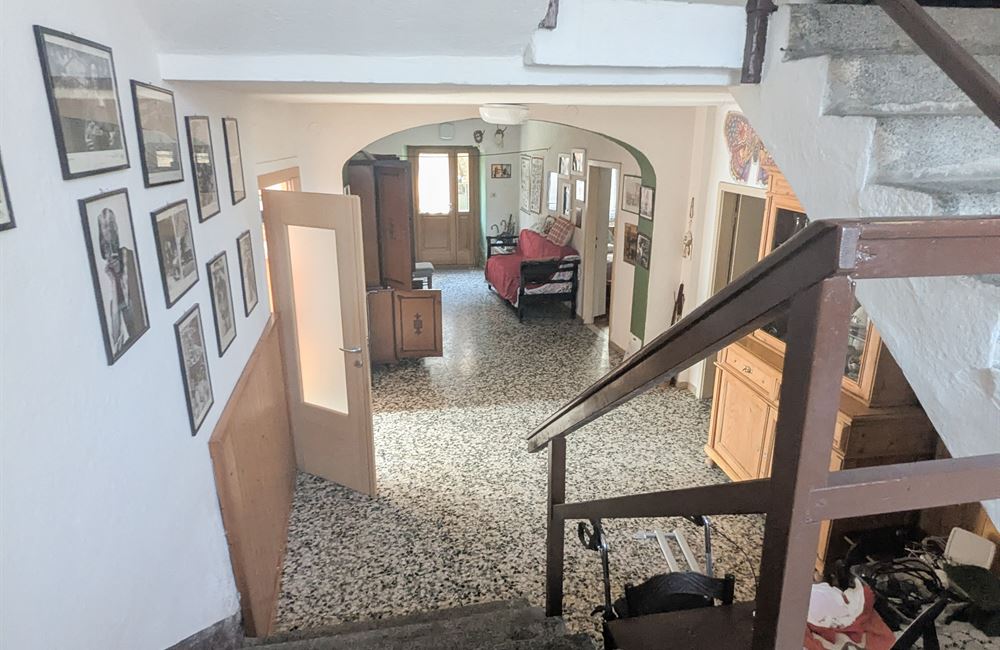VENDITA EDIFICIO CIELO-TERRA NEL CENTRO DI LOCCA - Vendita Edificio terra-cielo Ledro (fraz. Locca) Valle di Ledro