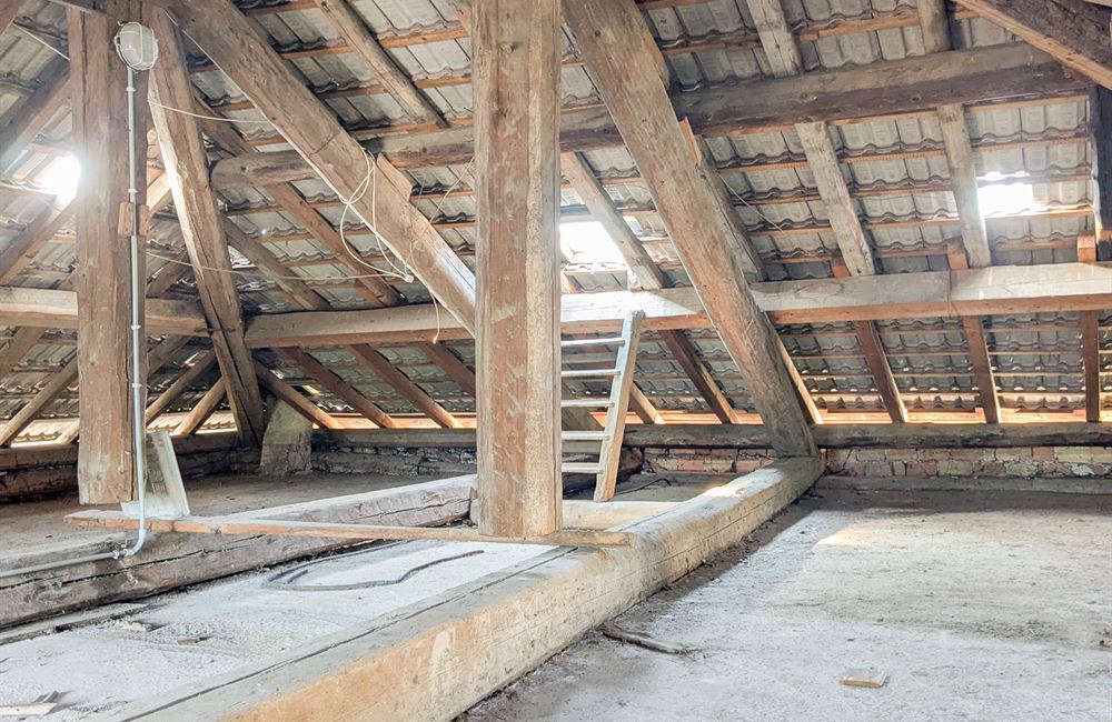 VENDITA EDIFICIO CIELO-TERRA NEL CENTRO DI LOCCA - Vendita Edificio terra-cielo Ledro (fraz. Locca) Valle di Ledro