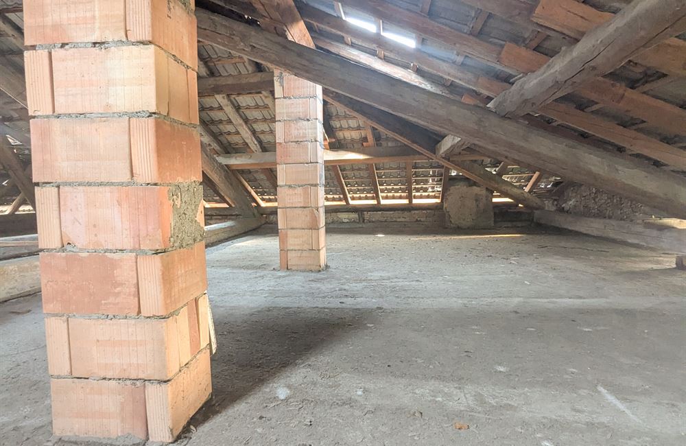 VENDITA EDIFICIO CIELO-TERRA NEL CENTRO DI LOCCA - Vendita Edificio terra-cielo Ledro (fraz. Locca) Valle di Ledro