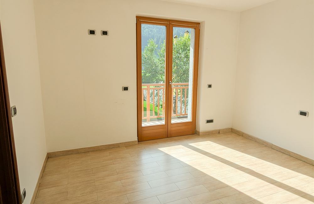 APPARTAMENTO SU DUE LIVELLI CON GARAGE, CANTINA E POSTO AUTO - Vendita Appartamento trilocale Ledro (fraz. Tiarno di Sopra) Valle di Ledro