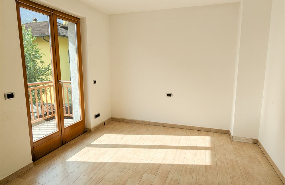 APPARTAMENTO SU DUE LIVELLI CON GARAGE, CANTINA E POSTO AUTO - Vendita Appartamento trilocale Ledro (fraz. Tiarno di Sopra) Valle di Ledro