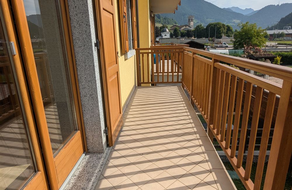 APPARTAMENTO SU DUE LIVELLI CON GARAGE, CANTINA E POSTO AUTO - Vendita Appartamento trilocale Ledro (fraz. Tiarno di Sopra) Valle di Ledro