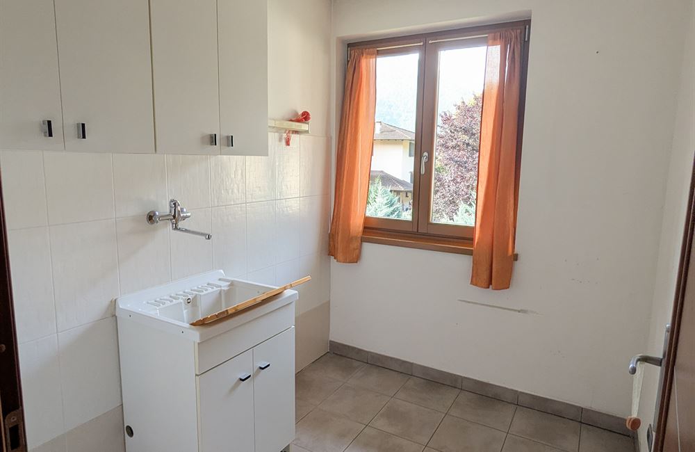 APPARTAMENTO SU DUE LIVELLI CON GARAGE, CANTINA E POSTO AUTO - Vendita Appartamento trilocale Ledro (fraz. Tiarno di Sopra) Valle di Ledro