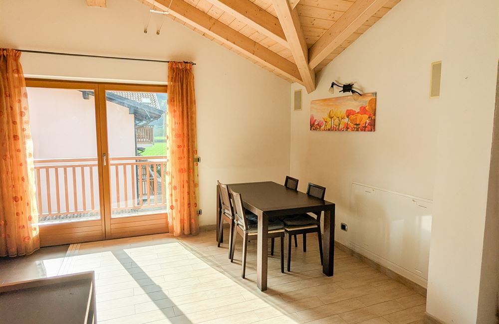 APPARTAMENTO SU DUE LIVELLI CON GARAGE, CANTINA E POSTO AUTO - Vendita Appartamento trilocale Ledro (fraz. Tiarno di Sopra) Valle di Ledro
