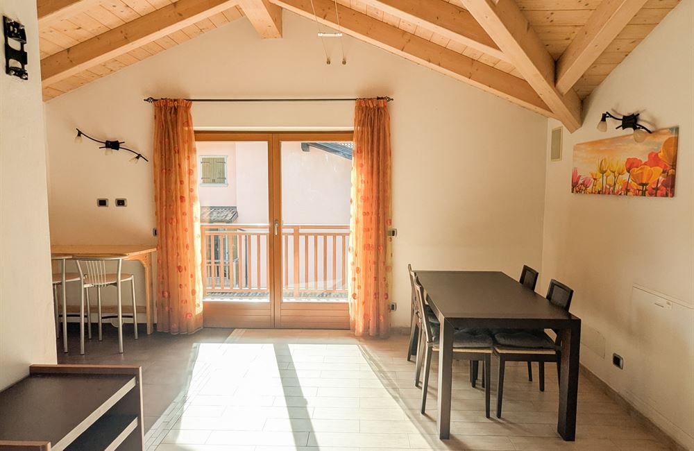 APPARTAMENTO SU DUE LIVELLI CON GARAGE, CANTINA E POSTO AUTO - Vendita Appartamento trilocale Ledro (fraz. Tiarno di Sopra) Valle di Ledro