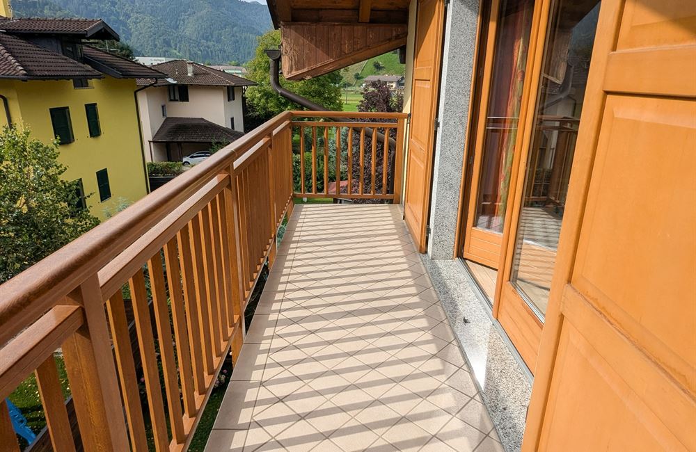 APPARTAMENTO SU DUE LIVELLI CON GARAGE, CANTINA E POSTO AUTO - Vendita Appartamento trilocale Ledro (fraz. Tiarno di Sopra) Valle di Ledro