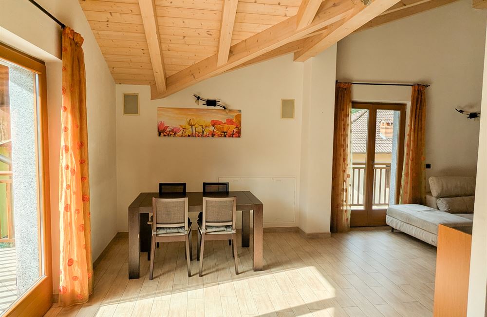 APPARTAMENTO SU DUE LIVELLI CON GARAGE, CANTINA E POSTO AUTO - Vendita Appartamento trilocale Ledro (fraz. Tiarno di Sopra) Valle di Ledro