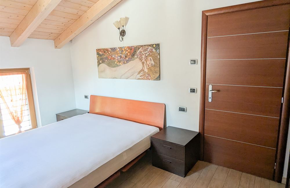 APPARTAMENTO SU DUE LIVELLI CON GARAGE, CANTINA E POSTO AUTO - Vendita Appartamento trilocale Ledro (fraz. Tiarno di Sopra) Valle di Ledro