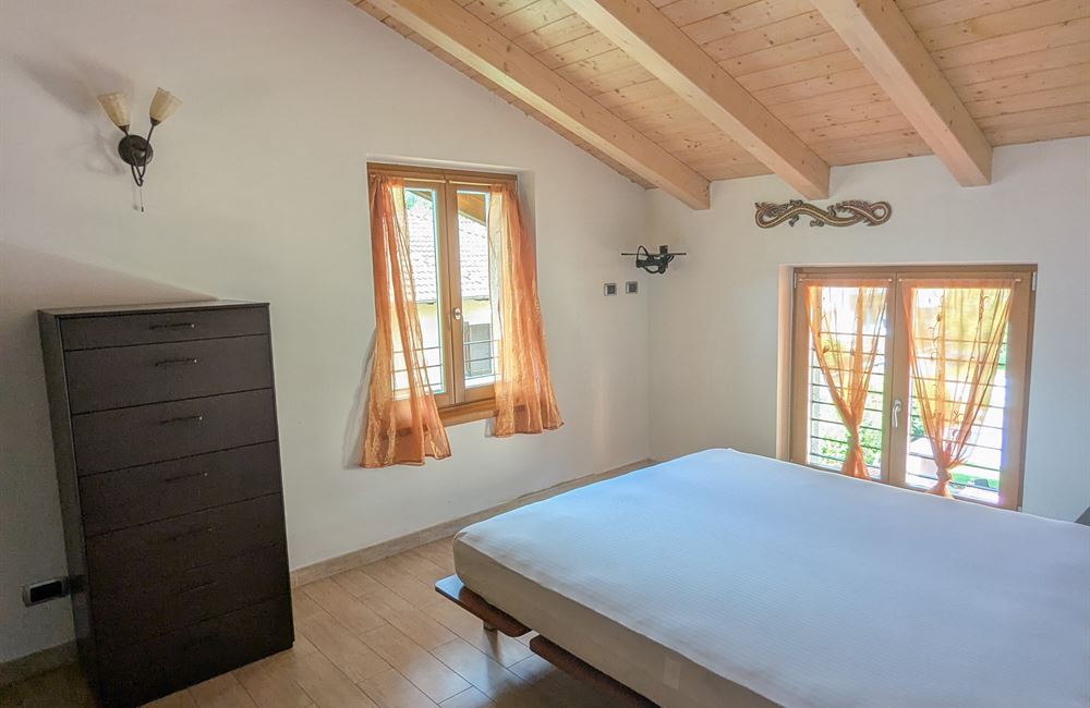 APPARTAMENTO SU DUE LIVELLI CON GARAGE, CANTINA E POSTO AUTO - Vendita Appartamento trilocale Ledro (fraz. Tiarno di Sopra) Valle di Ledro