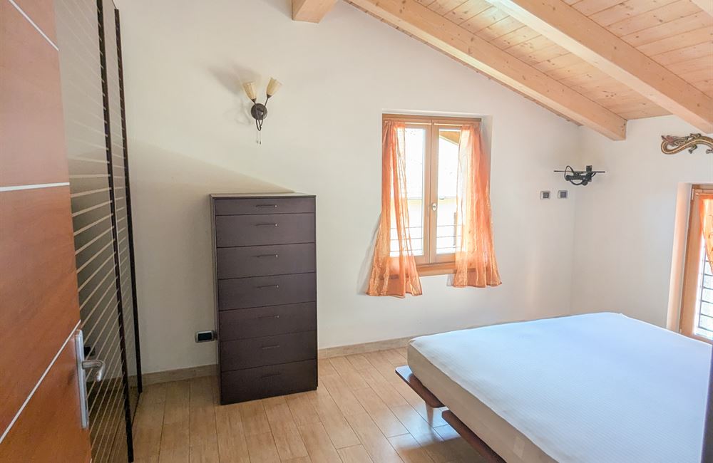 APPARTAMENTO SU DUE LIVELLI CON GARAGE, CANTINA E POSTO AUTO - Vendita Appartamento trilocale Ledro (fraz. Tiarno di Sopra) Valle di Ledro