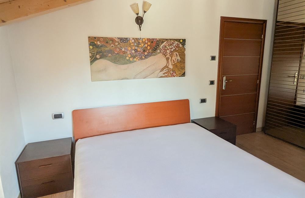 APPARTAMENTO SU DUE LIVELLI CON GARAGE, CANTINA E POSTO AUTO - Vendita Appartamento trilocale Ledro (fraz. Tiarno di Sopra) Valle di Ledro