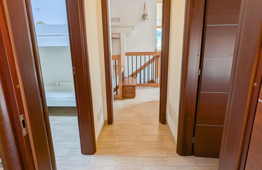 APPARTAMENTO SU DUE LIVELLI CON GARAGE, CANTINA E POSTO AUTO - Vendita Appartamento trilocale Ledro (fraz. Tiarno di Sopra) Valle di Ledro