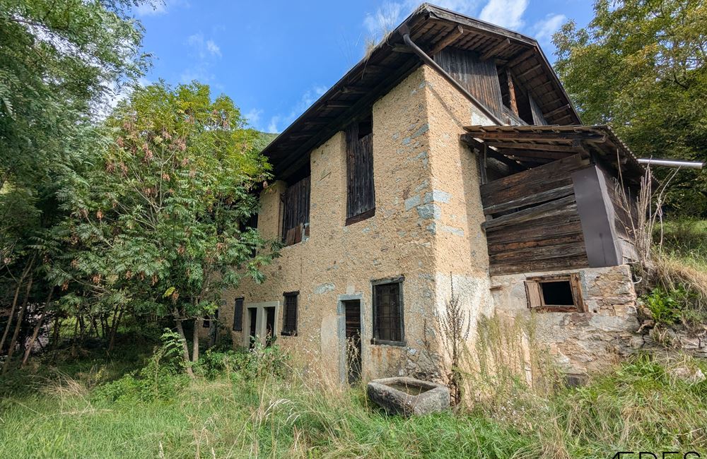 ANTICO FIENILE CON AMPIO TERRENO – POSIZIONE PANORAMICA UNICA - Vendita Fienile Ledro (fraz. Tiarno di Sotto) Valle di Ledro