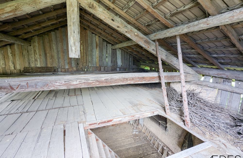 ANTICO FIENILE CON AMPIO TERRENO – POSIZIONE PANORAMICA UNICA - Vendita Fienile Ledro (fraz. Tiarno di Sotto) Valle di Ledro