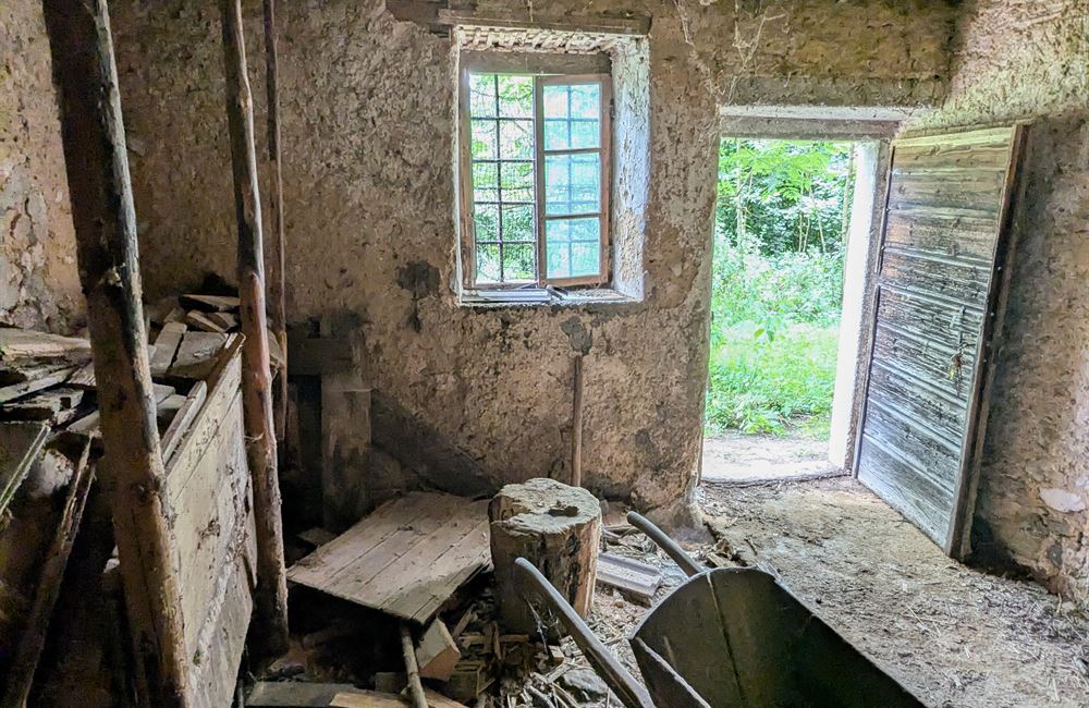 ANTICO FIENILE CON AMPIO TERRENO – POSIZIONE PANORAMICA UNICA - Vendita Fienile Ledro (fraz. Tiarno di Sotto) Valle di Ledro