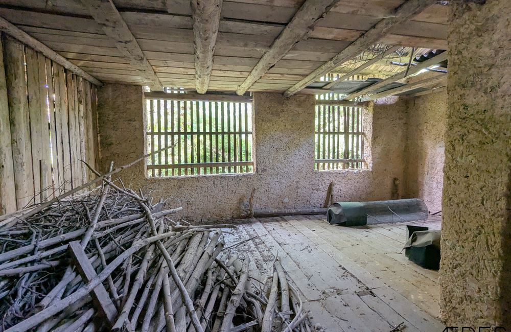 ANTICO FIENILE CON AMPIO TERRENO – POSIZIONE PANORAMICA UNICA - Vendita Fienile Ledro (fraz. Tiarno di Sotto) Valle di Ledro