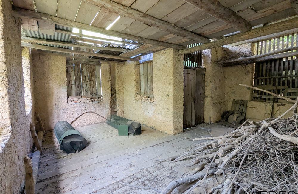 ANTICO FIENILE CON AMPIO TERRENO – POSIZIONE PANORAMICA UNICA - Vendita Fienile Ledro (fraz. Tiarno di Sotto) Valle di Ledro