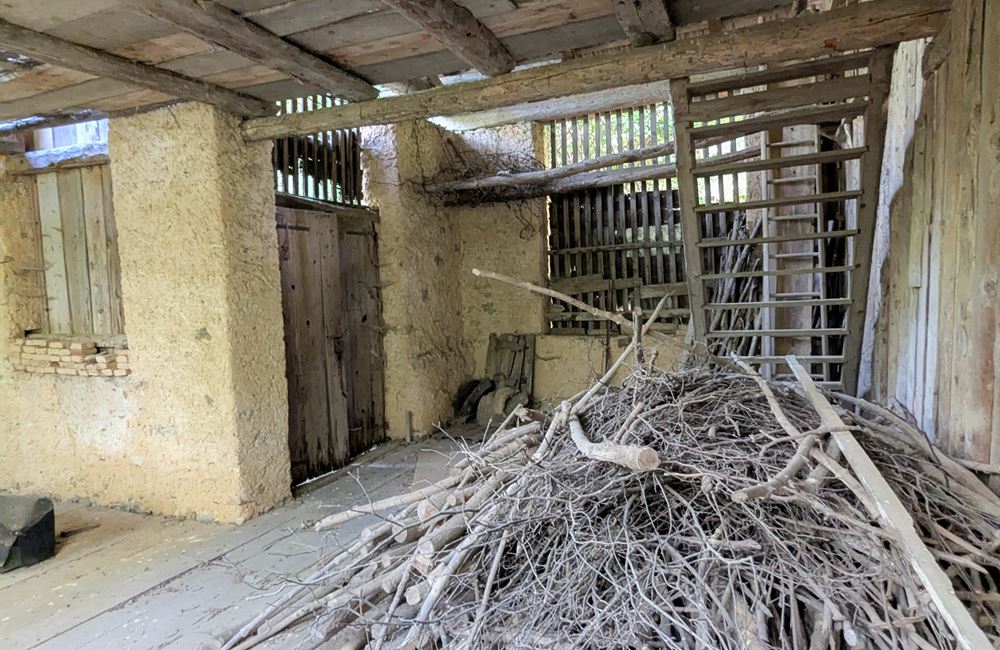 ANTICO FIENILE CON AMPIO TERRENO – POSIZIONE PANORAMICA UNICA - Vendita Fienile Ledro (fraz. Tiarno di Sotto) Valle di Ledro