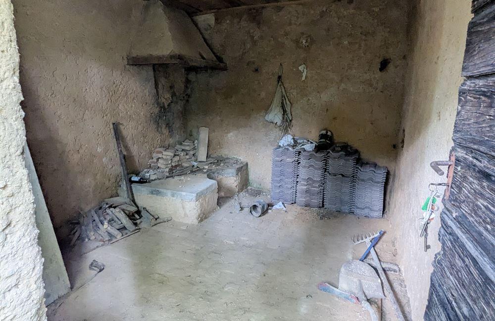 ANTICO FIENILE CON AMPIO TERRENO – POSIZIONE PANORAMICA UNICA - Vendita Fienile Ledro (fraz. Tiarno di Sotto) Valle di Ledro