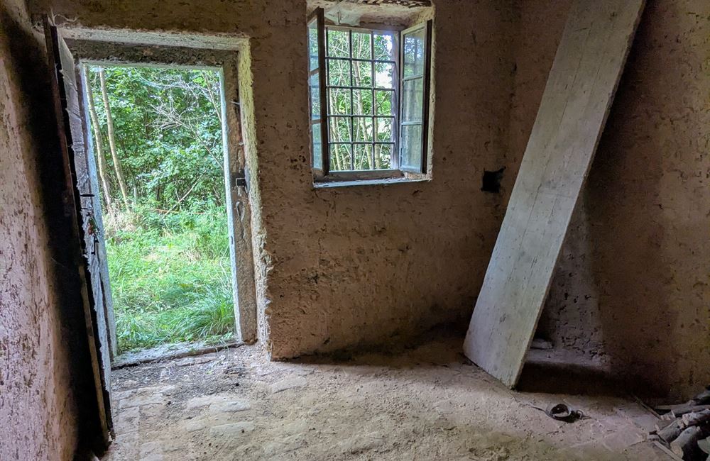 ANTICO FIENILE CON AMPIO TERRENO – POSIZIONE PANORAMICA UNICA - Vendita Fienile Ledro (fraz. Tiarno di Sotto) Valle di Ledro