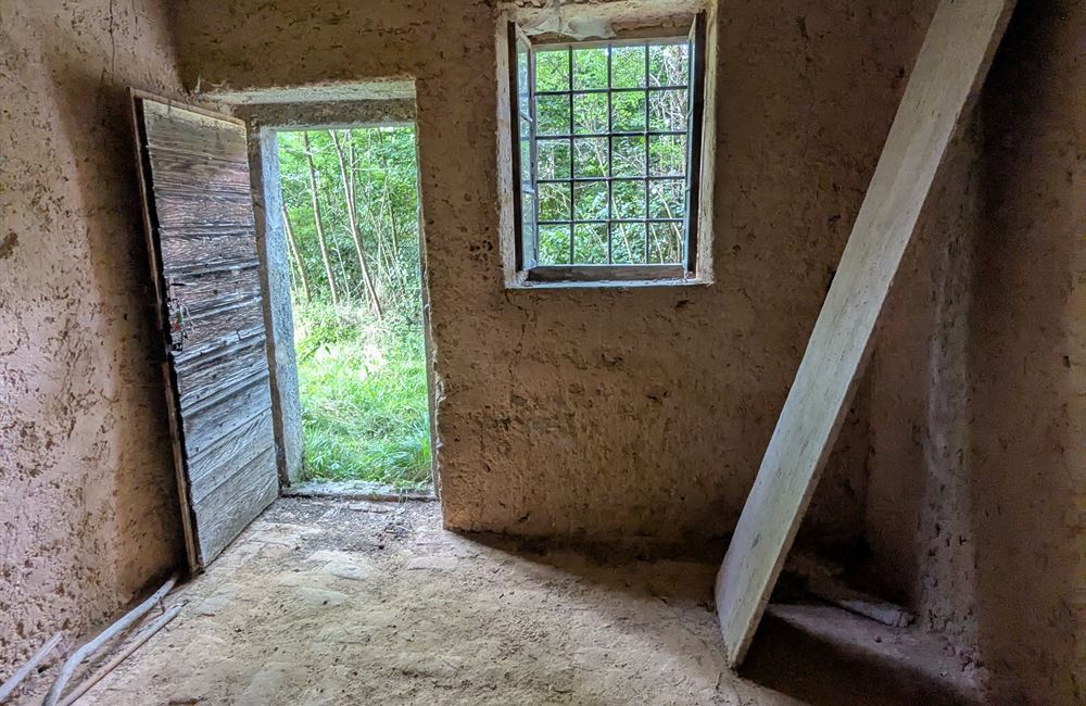 ANTICO FIENILE CON AMPIO TERRENO – POSIZIONE PANORAMICA UNICA - Vendita Fienile Ledro (fraz. Tiarno di Sotto) Valle di Ledro
