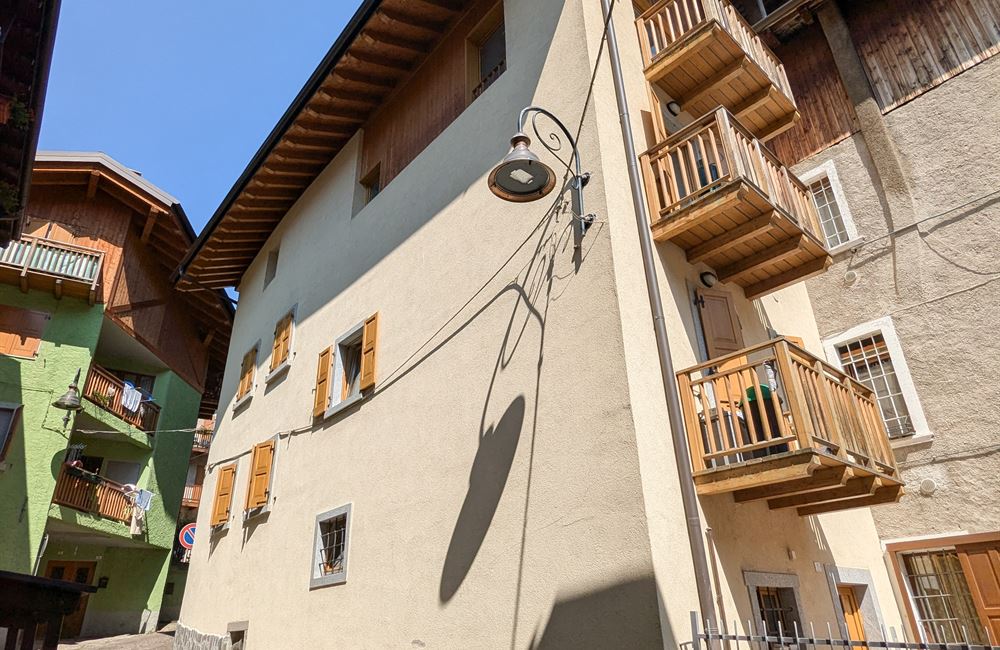 APPARTAMENTO AL GREZZO CON BALCONE - Vendita Appartamento trilocale Ledro (fraz. Tiarno di Sopra) Valle di Ledro