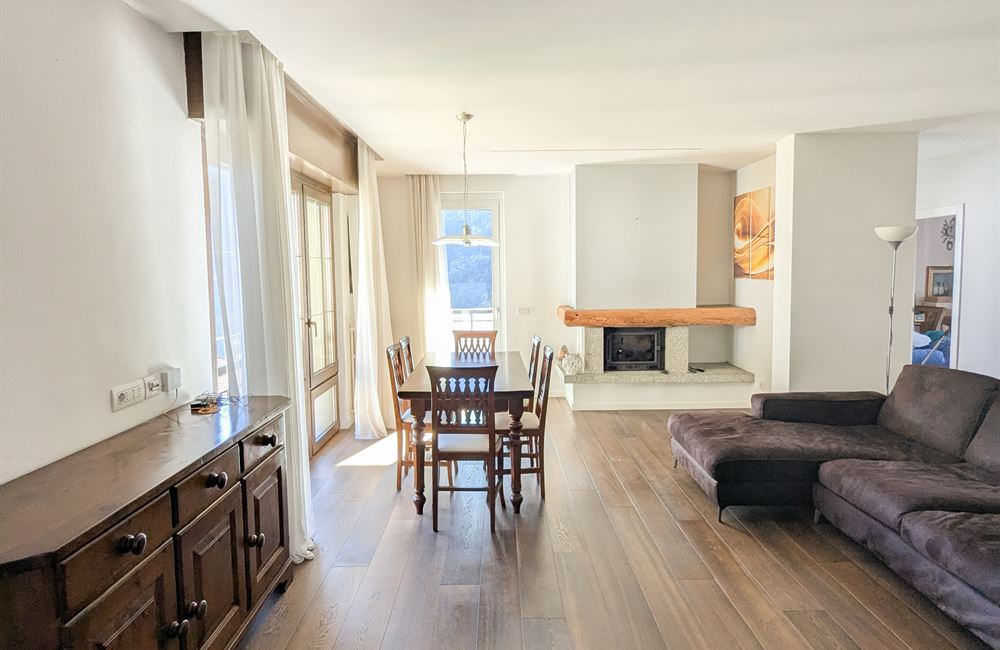 AMPIO APPARTAMENTO RISTRUTTURATO CON TRE CAMERE E TERRAZZO - Vendita Appartamento quadrilocale Ledro (fraz. Molina) Valle di Ledro