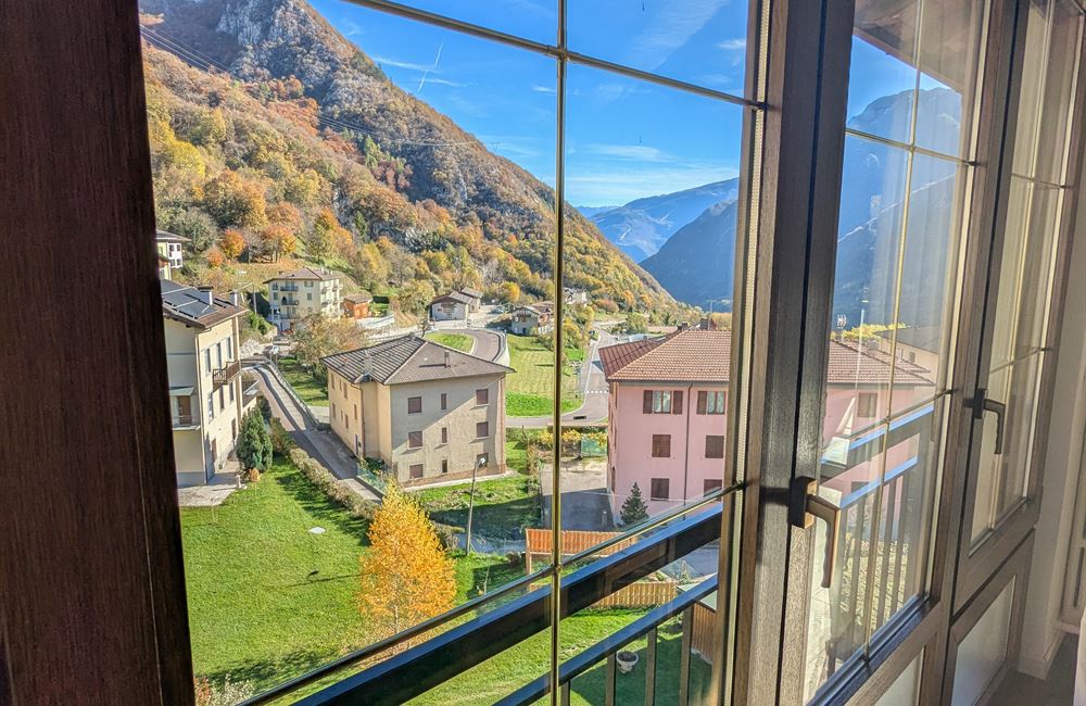 AMPIO APPARTAMENTO RISTRUTTURATO CON TRE CAMERE E TERRAZZO - Vendita Appartamento quadrilocale Ledro (fraz. Molina) Valle di Ledro