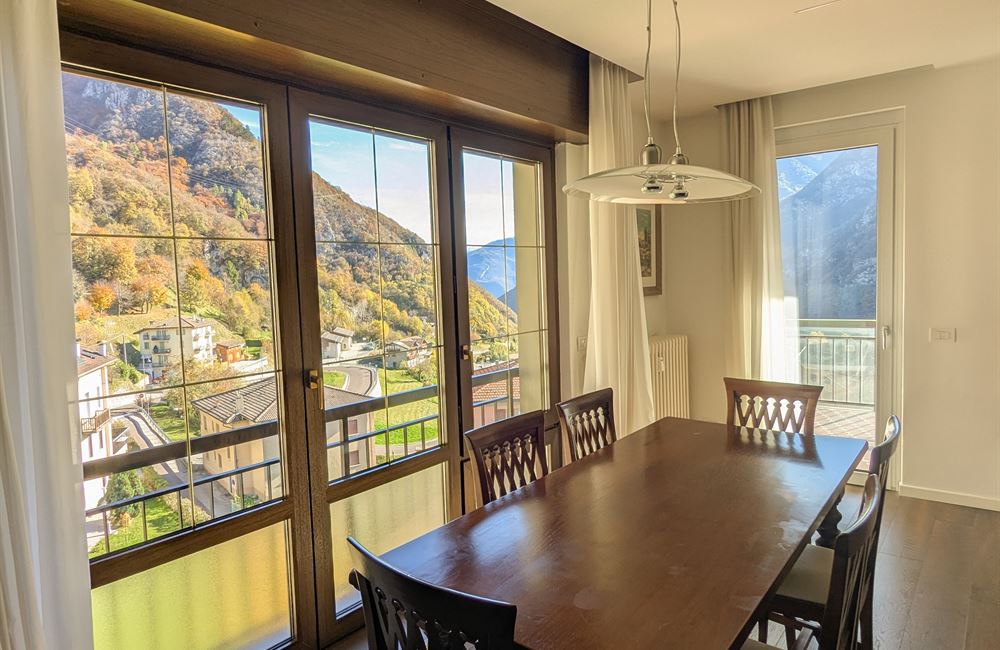 AMPIO APPARTAMENTO RISTRUTTURATO CON TRE CAMERE E TERRAZZO - Vendita Appartamento quadrilocale Ledro (fraz. Molina) Valle di Ledro