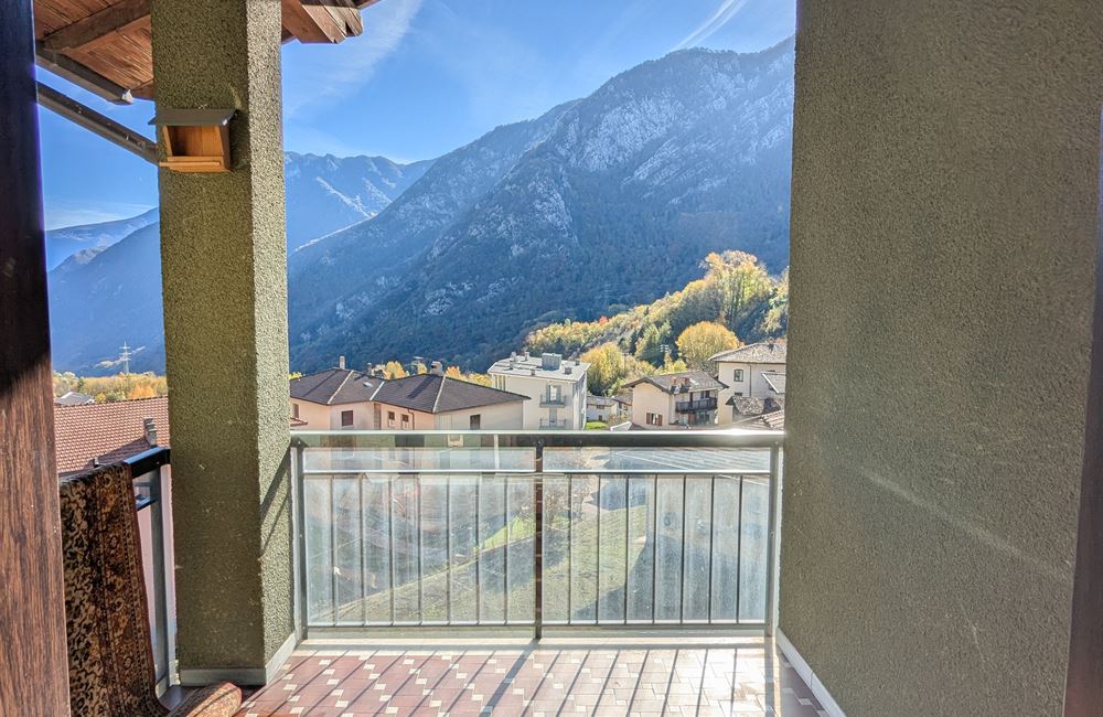 AMPIO APPARTAMENTO RISTRUTTURATO CON TRE CAMERE E TERRAZZO - Vendita Appartamento quadrilocale Ledro (fraz. Molina) Valle di Ledro
