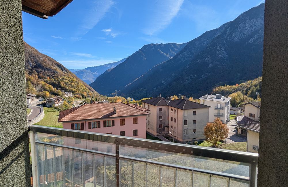 AMPIO APPARTAMENTO RISTRUTTURATO CON TRE CAMERE E TERRAZZO - Vendita Appartamento quadrilocale Ledro (fraz. Molina) Valle di Ledro