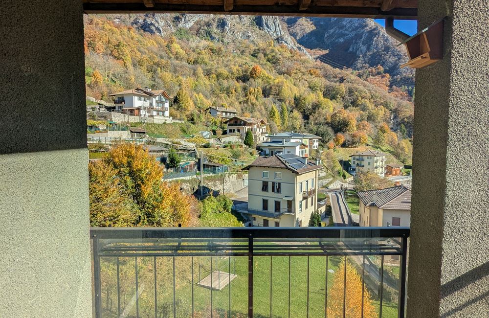 AMPIO APPARTAMENTO RISTRUTTURATO CON TRE CAMERE E TERRAZZO - Vendita Appartamento quadrilocale Ledro (fraz. Molina) Valle di Ledro