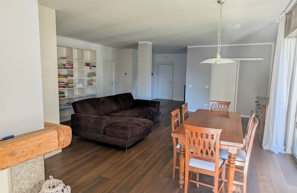 AMPIO APPARTAMENTO RISTRUTTURATO CON TRE CAMERE E TERRAZZO - Vendita Appartamento quadrilocale Ledro (fraz. Molina) Valle di Ledro