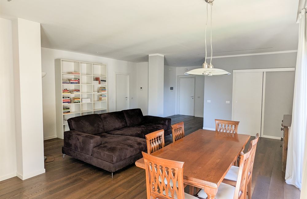 AMPIO APPARTAMENTO RISTRUTTURATO CON TRE CAMERE E TERRAZZO - Vendita Appartamento quadrilocale Ledro (fraz. Molina) Valle di Ledro