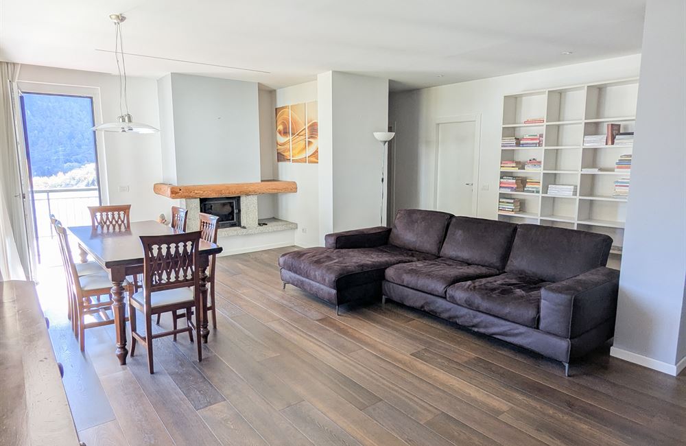 AMPIO APPARTAMENTO RISTRUTTURATO CON TRE CAMERE E TERRAZZO - Vendita Appartamento quadrilocale Ledro (fraz. Molina) Valle di Ledro