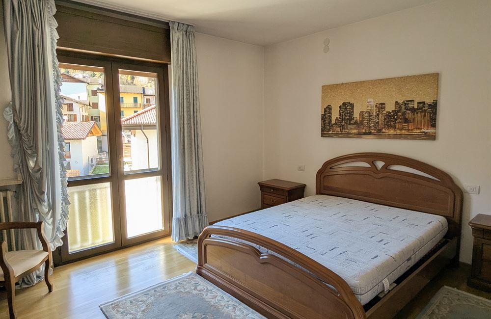 AMPIO APPARTAMENTO RISTRUTTURATO CON TRE CAMERE E TERRAZZO - Vendita Appartamento quadrilocale Ledro (fraz. Molina) Valle di Ledro