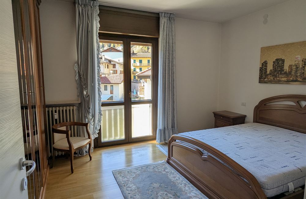 AMPIO APPARTAMENTO RISTRUTTURATO CON TRE CAMERE E TERRAZZO - Vendita Appartamento quadrilocale Ledro (fraz. Molina) Valle di Ledro