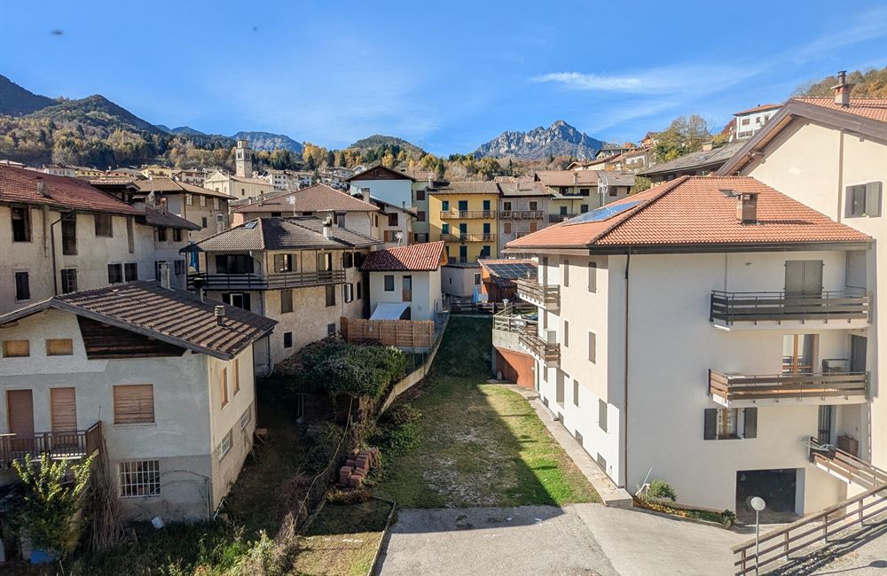 AMPIO APPARTAMENTO RISTRUTTURATO CON TRE CAMERE E TERRAZZO - Vendita Appartamento quadrilocale Ledro (fraz. Molina) Valle di Ledro