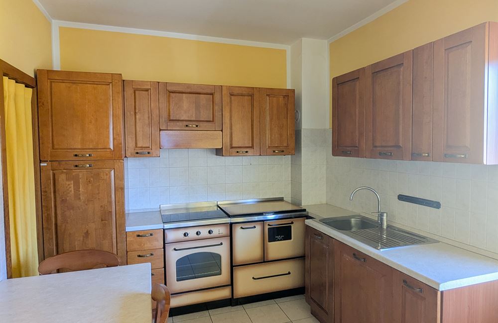 AMPIO APPARTAMENTO RISTRUTTURATO CON TRE CAMERE E TERRAZZO - Vendita Appartamento quadrilocale Ledro (fraz. Molina) Valle di Ledro