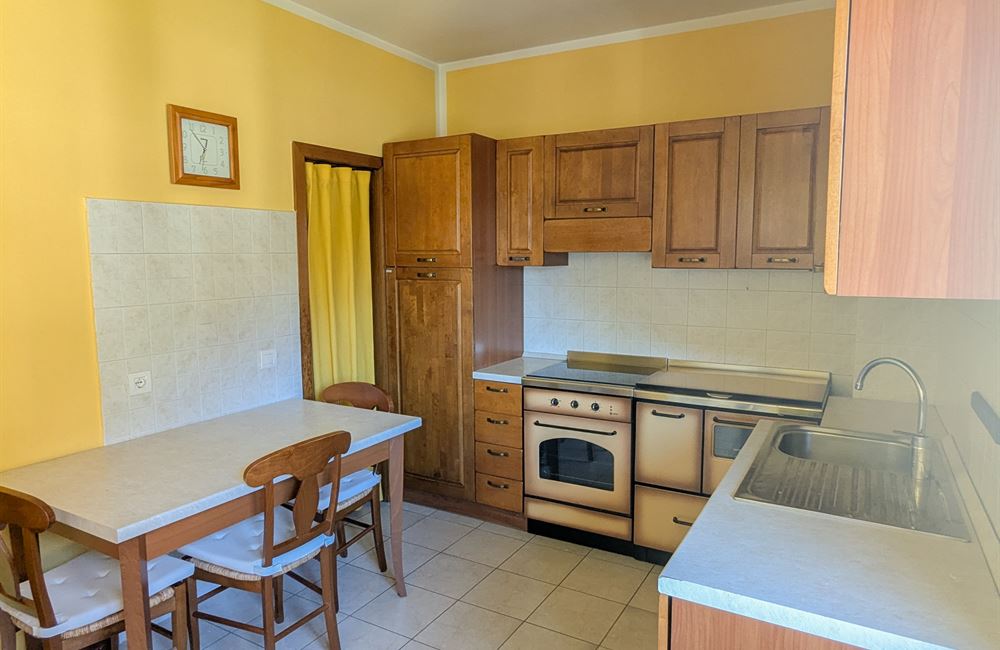 AMPIO APPARTAMENTO RISTRUTTURATO CON TRE CAMERE E TERRAZZO - Vendita Appartamento quadrilocale Ledro (fraz. Molina) Valle di Ledro