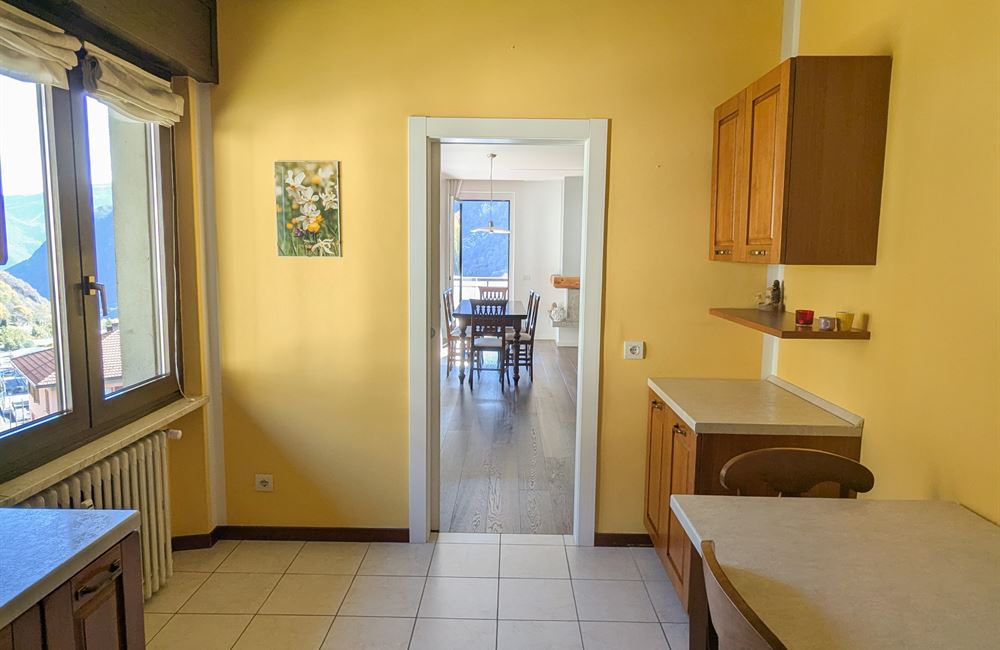 AMPIO APPARTAMENTO RISTRUTTURATO CON TRE CAMERE E TERRAZZO - Vendita Appartamento quadrilocale Ledro (fraz. Molina) Valle di Ledro