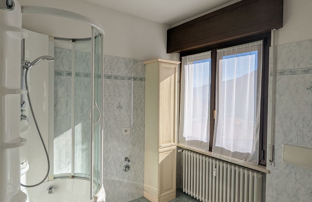 AMPIO APPARTAMENTO RISTRUTTURATO CON TRE CAMERE E TERRAZZO - Vendita Appartamento quadrilocale Ledro (fraz. Molina) Valle di Ledro