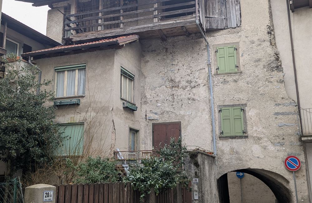 VENDITA EDIFICIO CIELO-TERRA NEL CUORE DI LEGOS – LEDRO - Vendita Edificio terra-cielo Ledro (fraz. Legos) Valle di Ledro