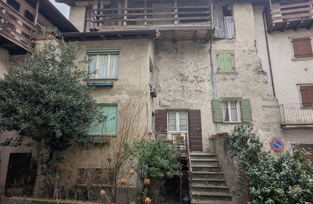 VENDITA EDIFICIO CIELO-TERRA NEL CUORE DI LEGOS – LEDRO - Vendita Edificio terra-cielo Ledro (fraz. Legos) Valle di Ledro