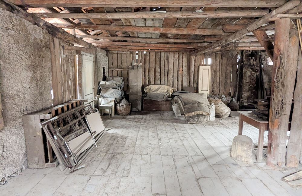 VENDITA EDIFICIO CIELO-TERRA NEL CUORE DI LEGOS – LEDRO - Vendita Edificio terra-cielo Ledro (fraz. Legos) Valle di Ledro